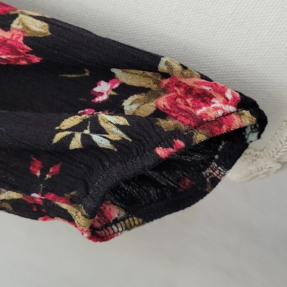 Ambaince Black,Burgundy Floral print open shoulder top. Juiner large - Picture 7 of 9